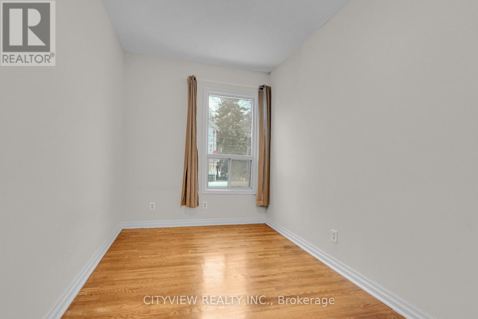 Upper - 345 Dundas Street E, Toronto, Ontario  M5A 2A2 - Photo 9 - C12645532