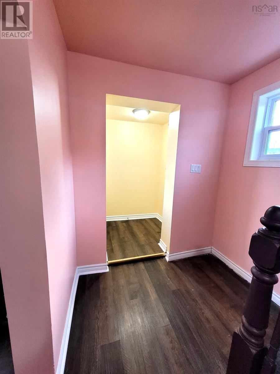 4 Queen Street, Sydney Mines, Nova Scotia  B1V 1K5 - Photo 10 - 202600453