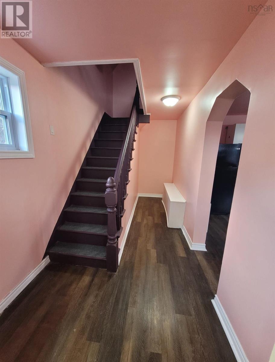 4 Queen Street, Sydney Mines, Nova Scotia  B1V 1K5 - Photo 12 - 202600453