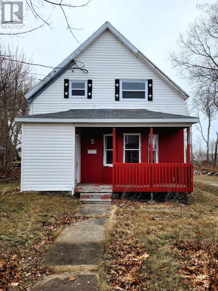 4 Queen Street, Sydney Mines, Nova Scotia  B1V 1K5 - Photo 2 - 202600453