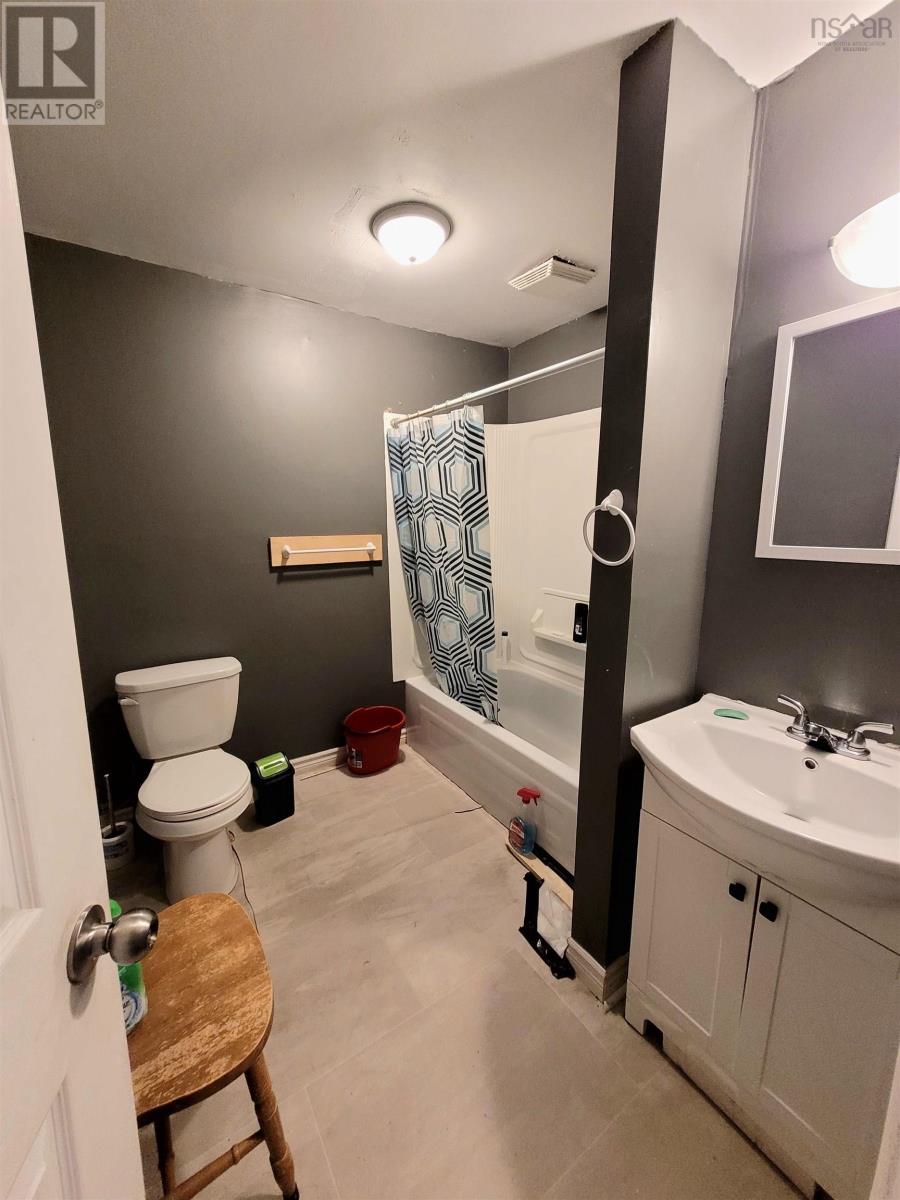 4 Queen Street, Sydney Mines, Nova Scotia  B1V 1K5 - Photo 38 - 202600453