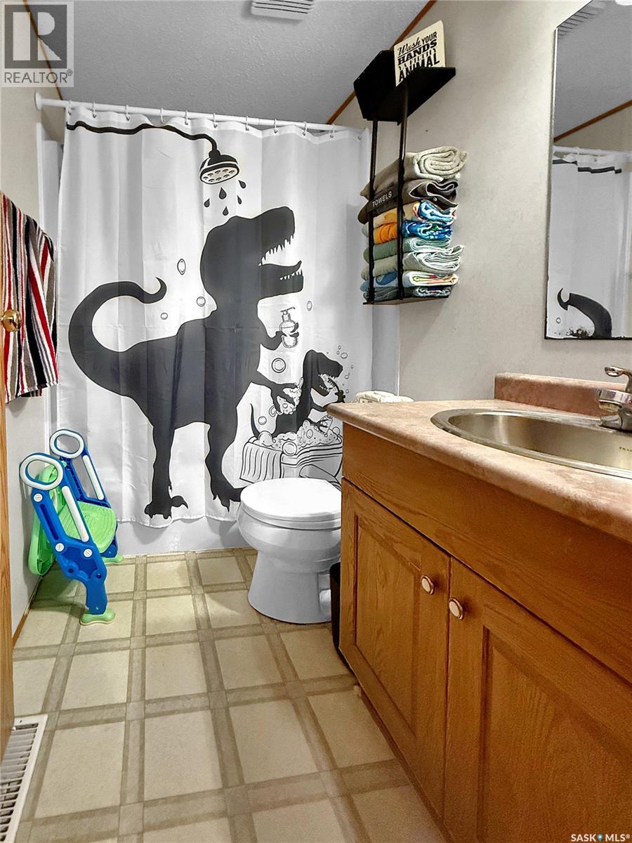 221 Turbantia Street, Esterhazy, Saskatchewan  S0A 0X0 - Photo 10 - SK008796