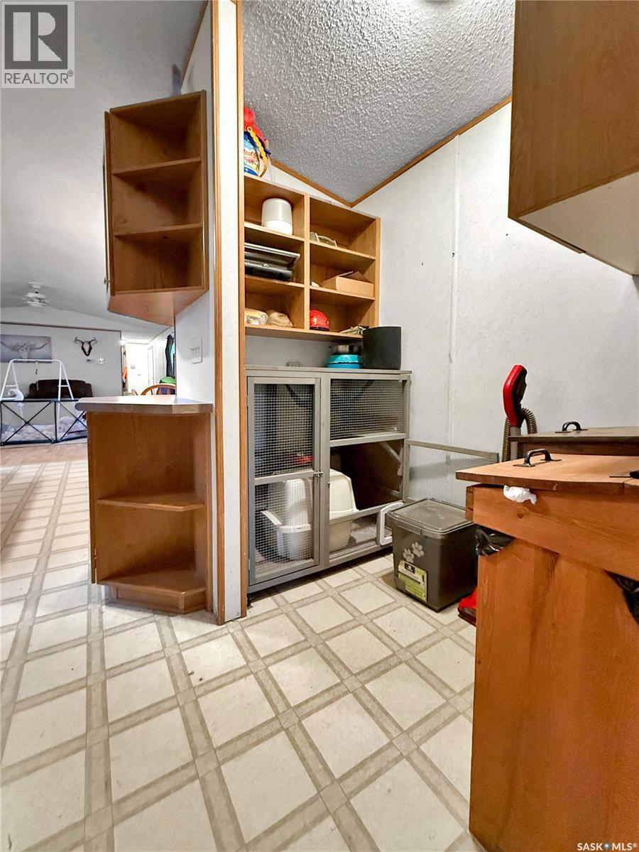 221 Turbantia Street, Esterhazy, Saskatchewan  S0A 0X0 - Photo 8 - SK008796