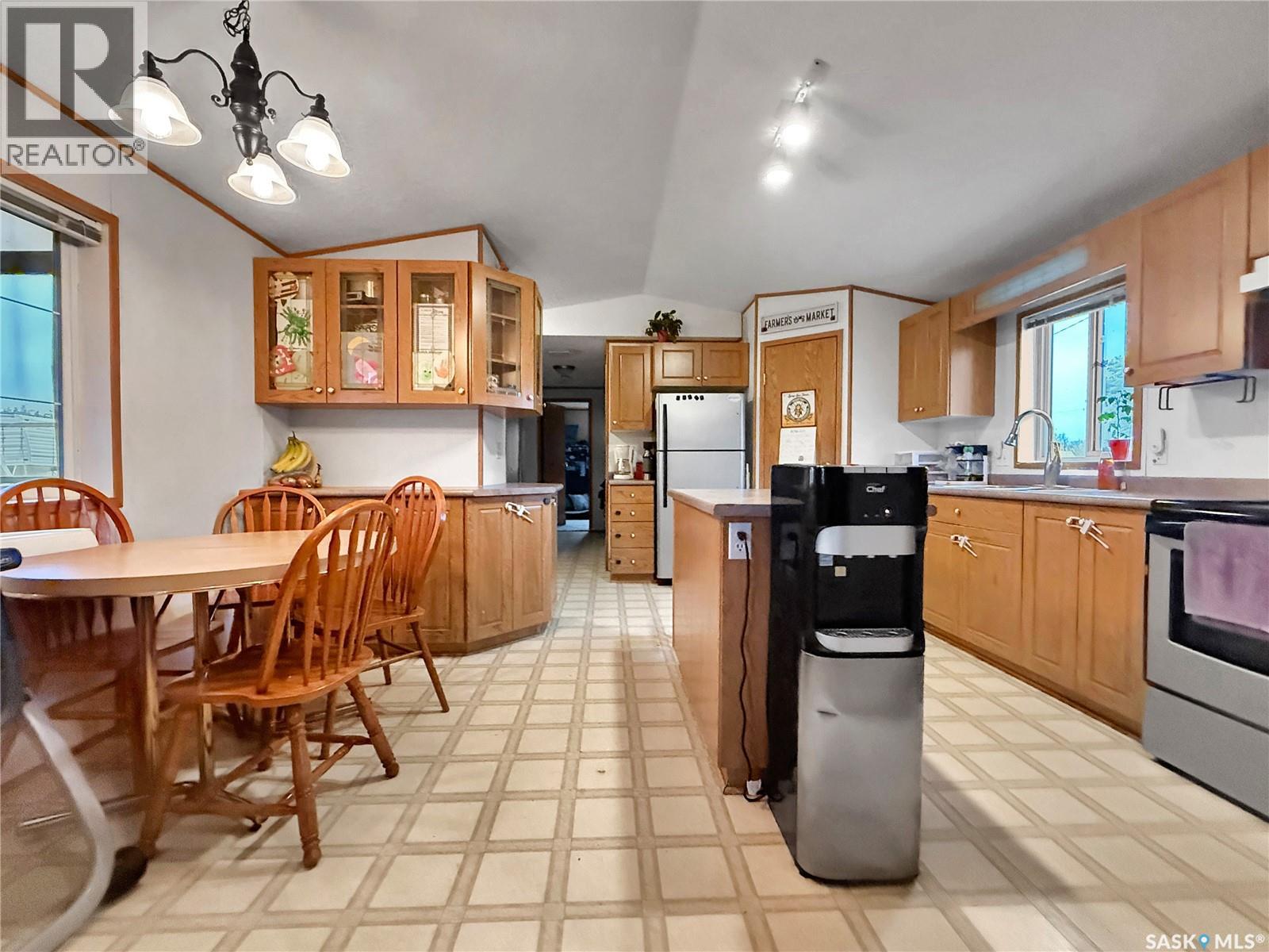 221 Turbantia Street, Esterhazy, Saskatchewan  S0A 0X0 - Photo 5 - SK008796