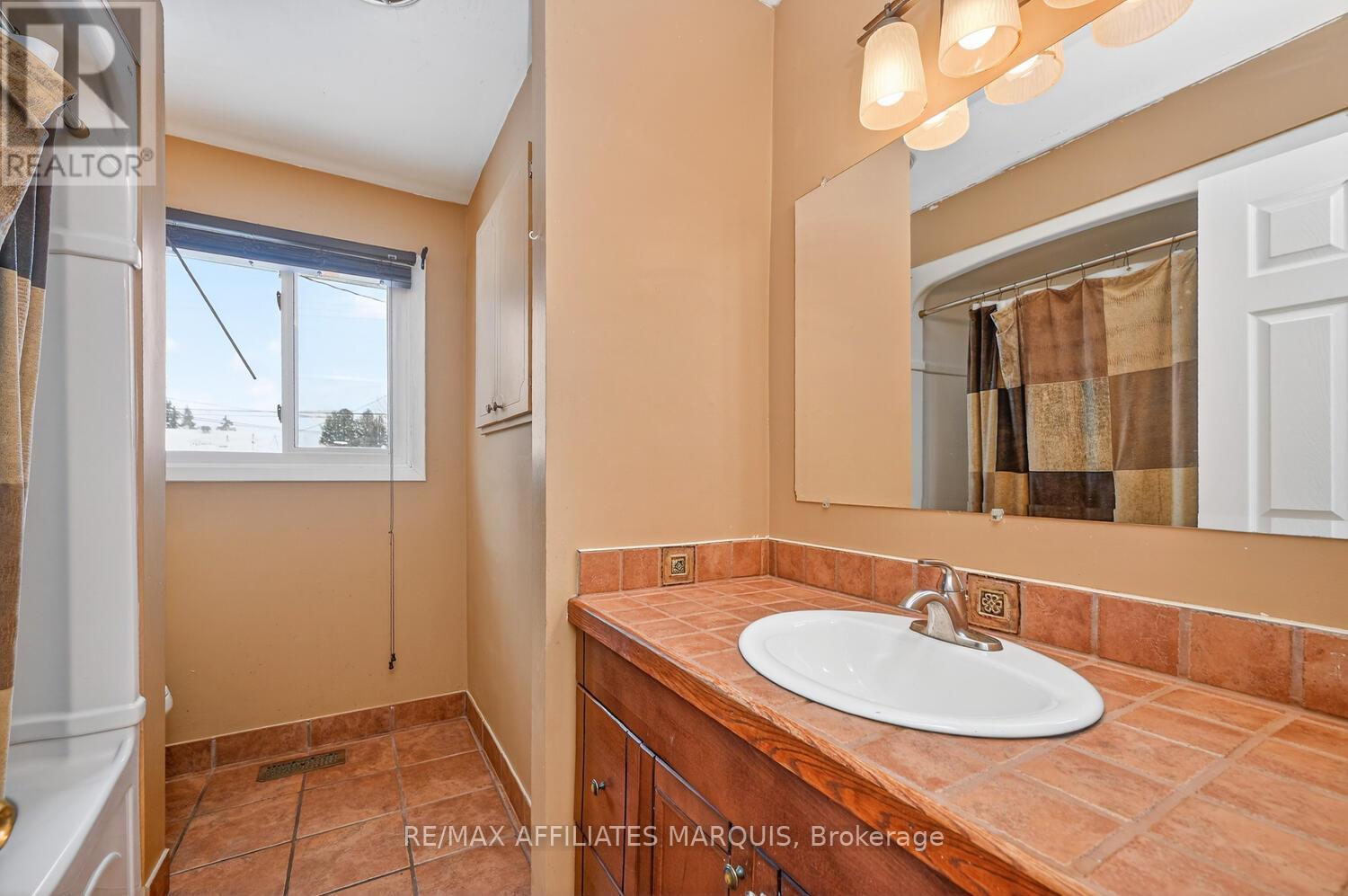 48 Carol Crescent, Smiths Falls, Ontario  K7A 3X8 - Photo 18 - X12678972