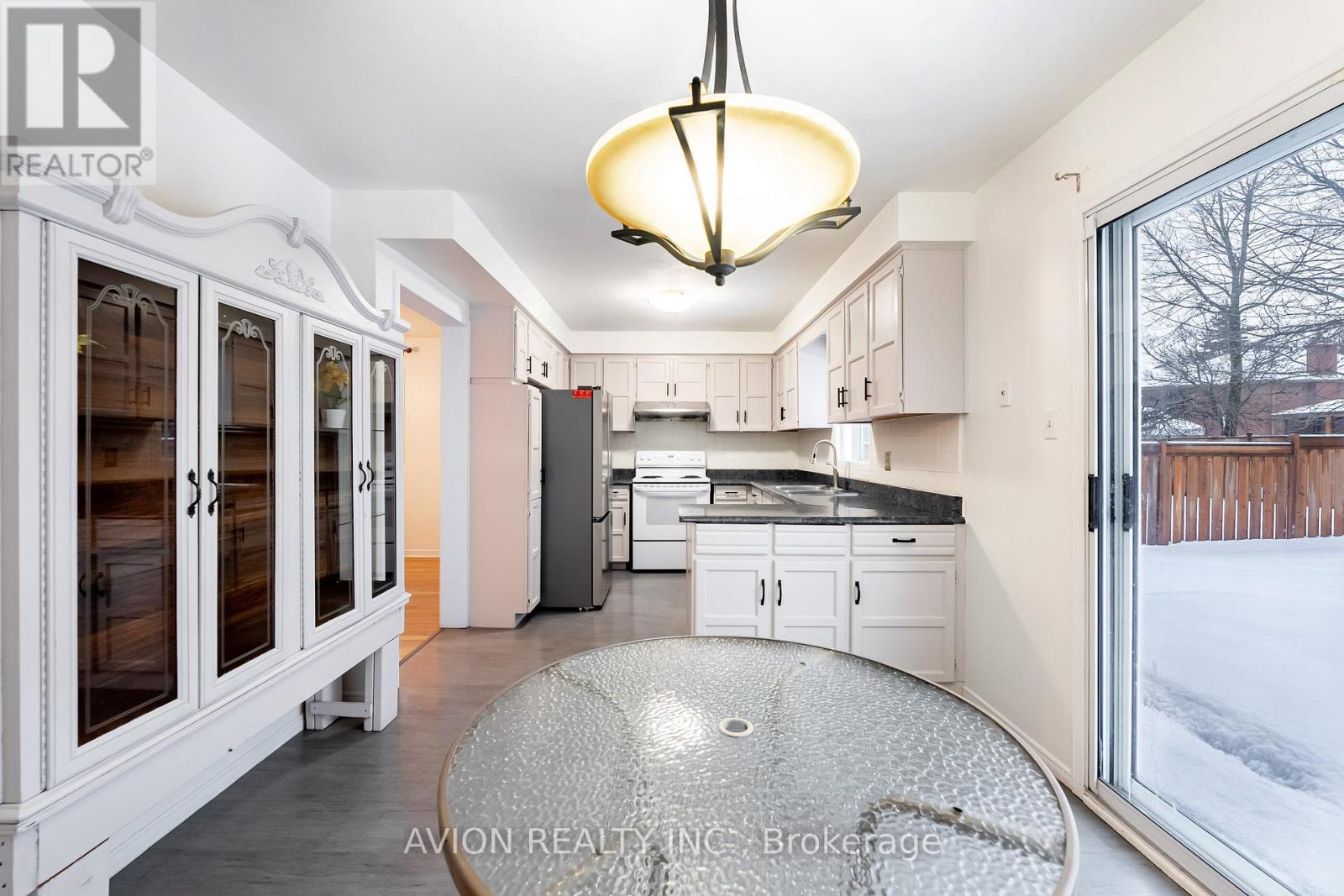 567 Millard Street, Whitchurch-Stouffville, Ontario  L4A 7Z3 - Photo 12 - N12595834