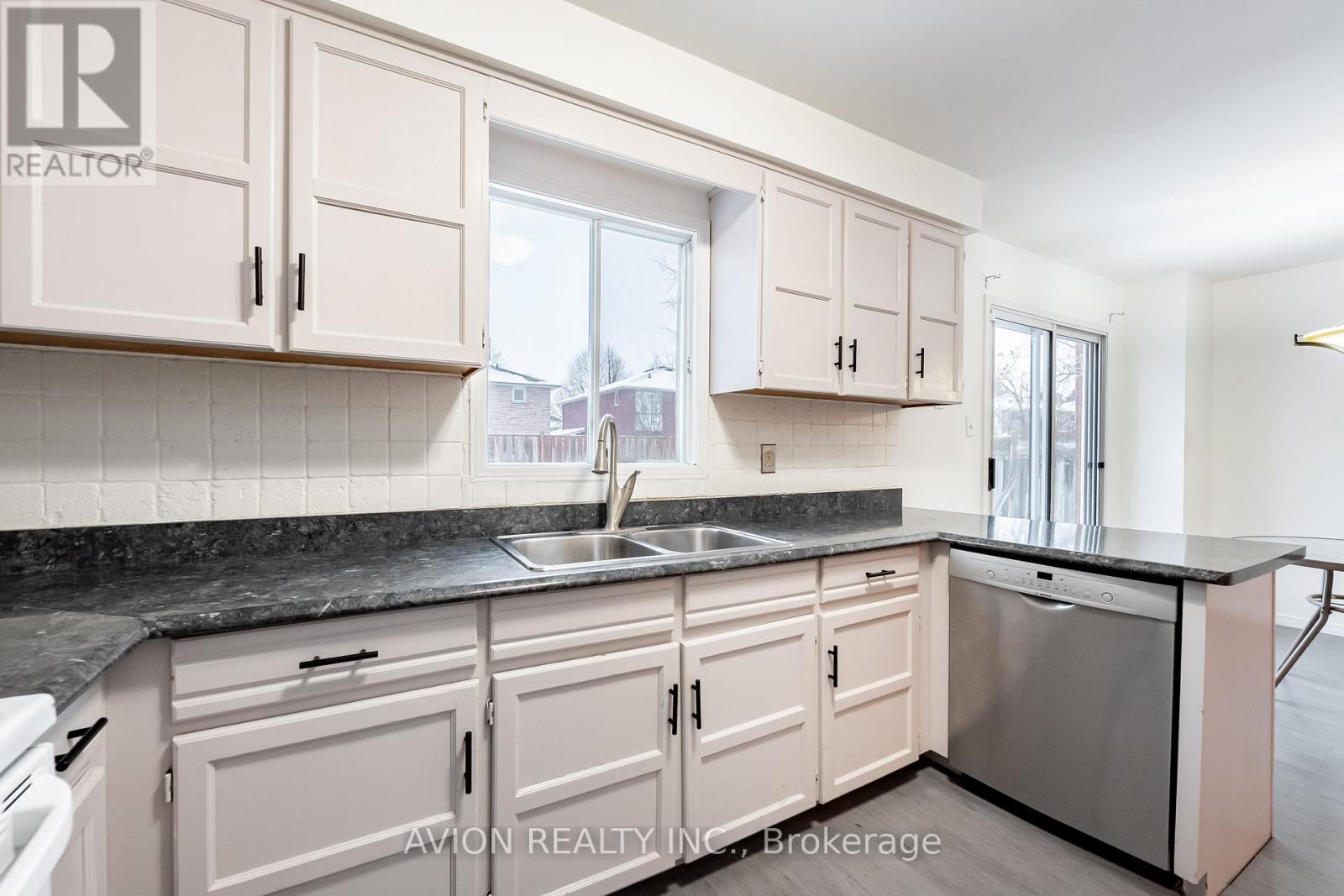 567 Millard Street, Whitchurch-Stouffville, Ontario  L4A 7Z3 - Photo 18 - N12595834