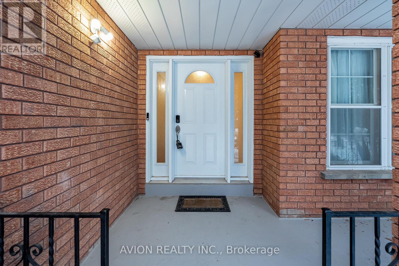 567 Millard Street, Whitchurch-Stouffville, Ontario  L4A 7Z3 - Photo 3 - N12595834