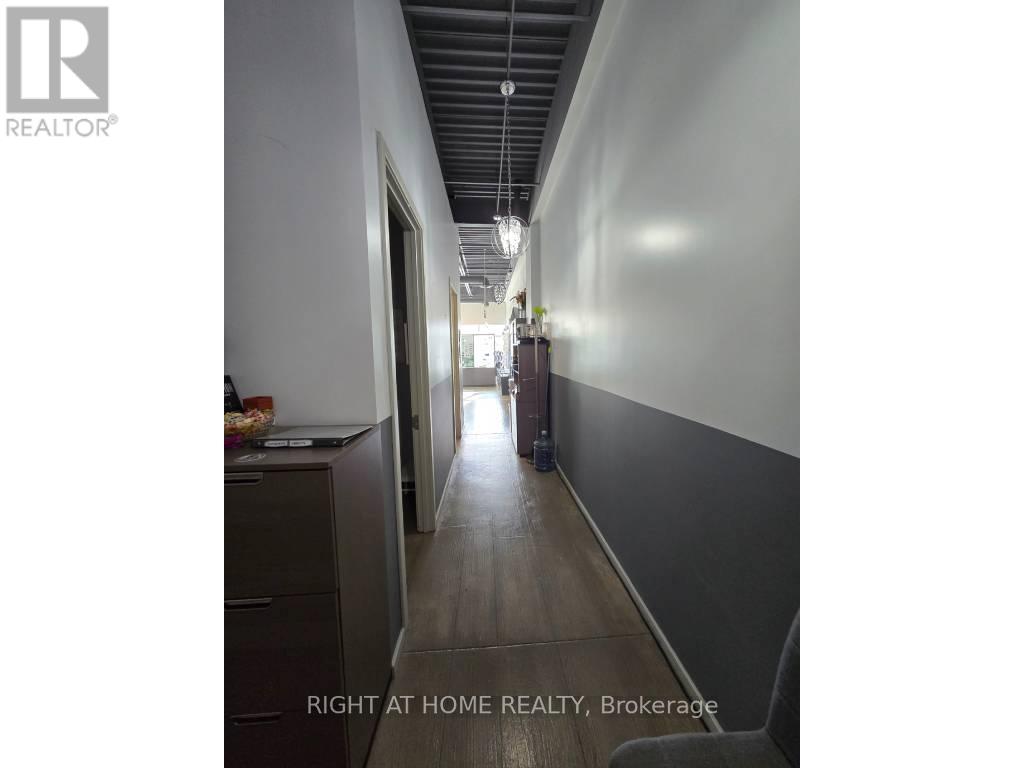 6 - 259 Queenston Road, Hamilton, Ontario  L8G 1E4 - Photo 6 - X12456526