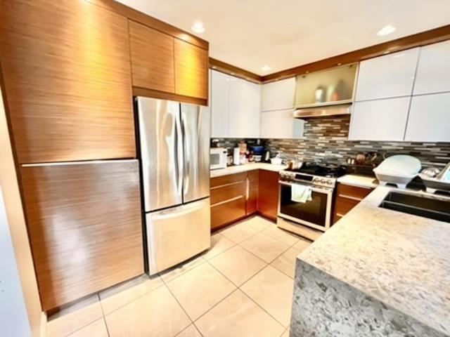 208 13900 Hyland Road, Surrey, British Columbia  V3W 1K4 - Photo 9 - R3077560