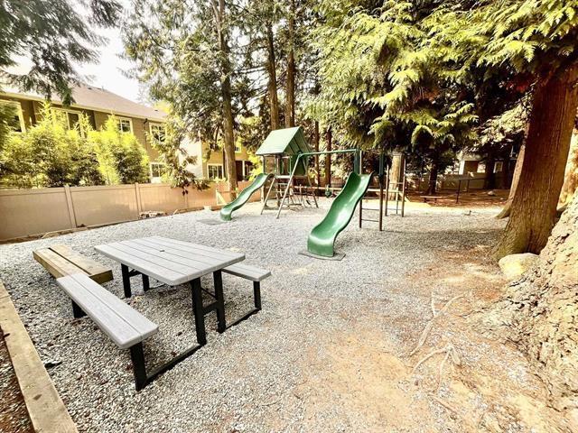 208 13900 Hyland Road, Surrey, British Columbia  V3W 1K4 - Photo 27 - R3077560