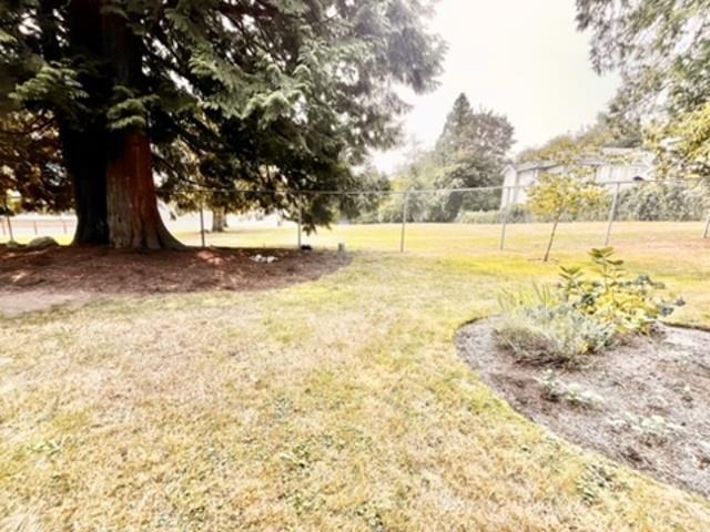 208 13900 Hyland Road, Surrey, British Columbia  V3W 1K4 - Photo 28 - R3077560
