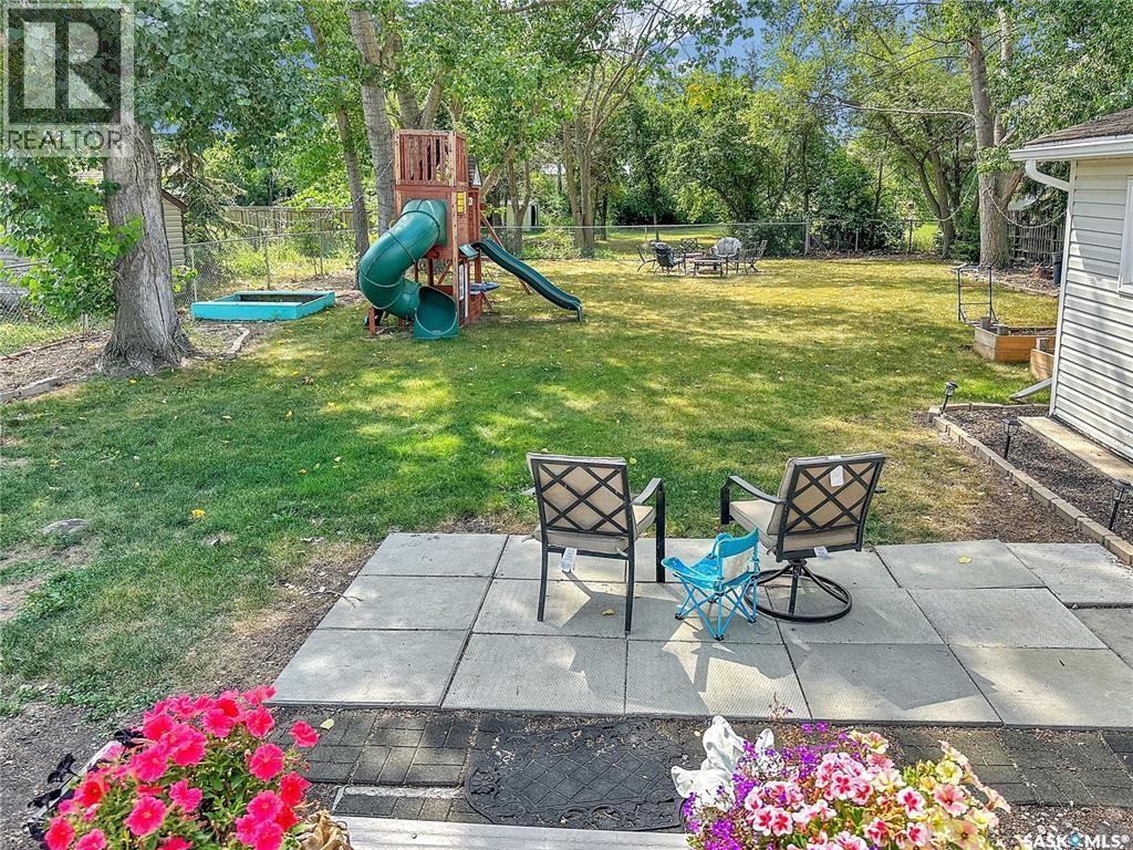 219 4th Avenue, Whitewood, Saskatchewan  S0G 5C0 - Photo 7 - SK015710