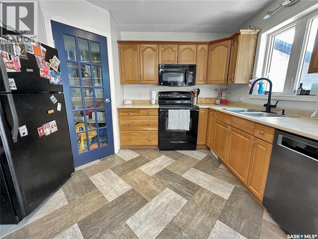 219 4th Avenue, Whitewood, Saskatchewan  S0G 5C0 - Photo 15 - SK015710