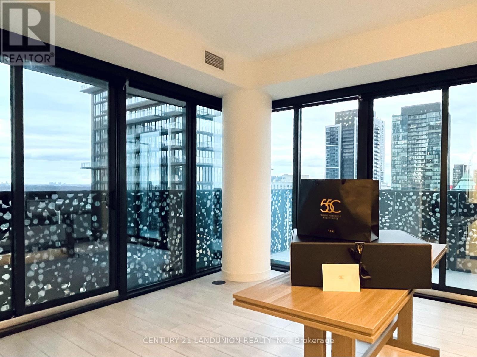 2512 - 55 Charles Street E, Toronto, Ontario  M4Y 0J1 - Photo 2 - C12678958