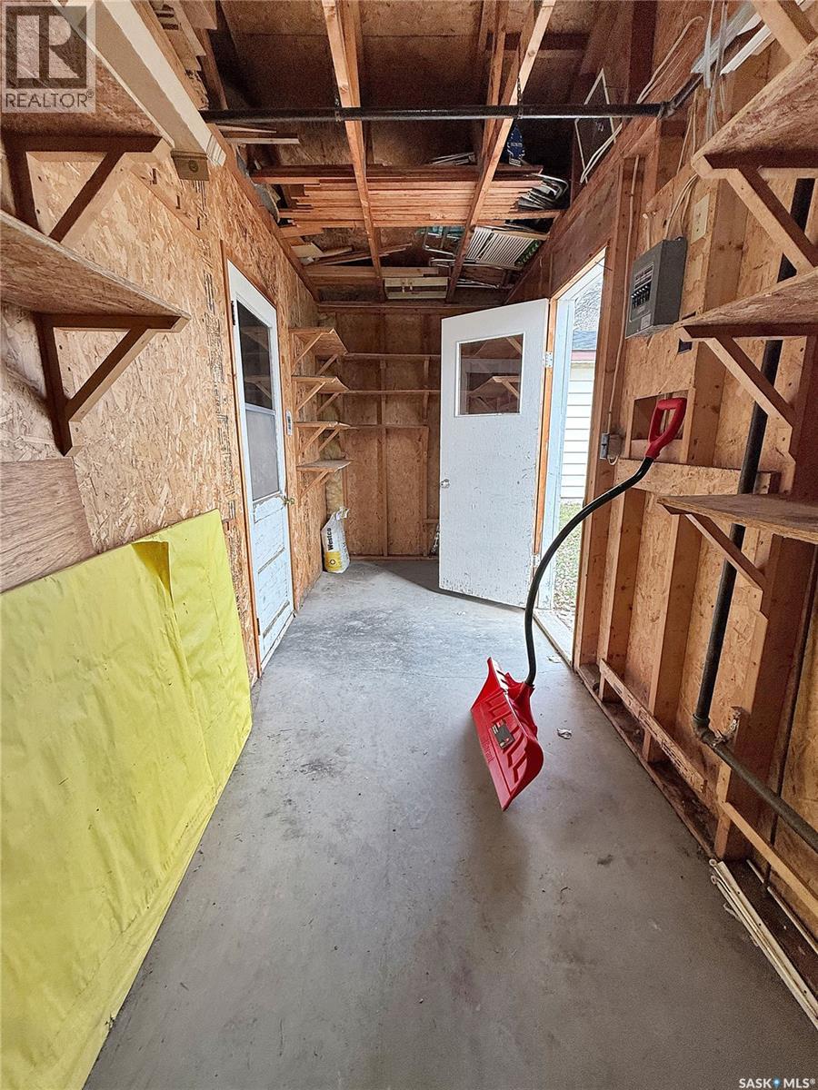 509 5th Avenue, Whitewood, Saskatchewan  S0G 5C0 - Photo 32 - SK022472