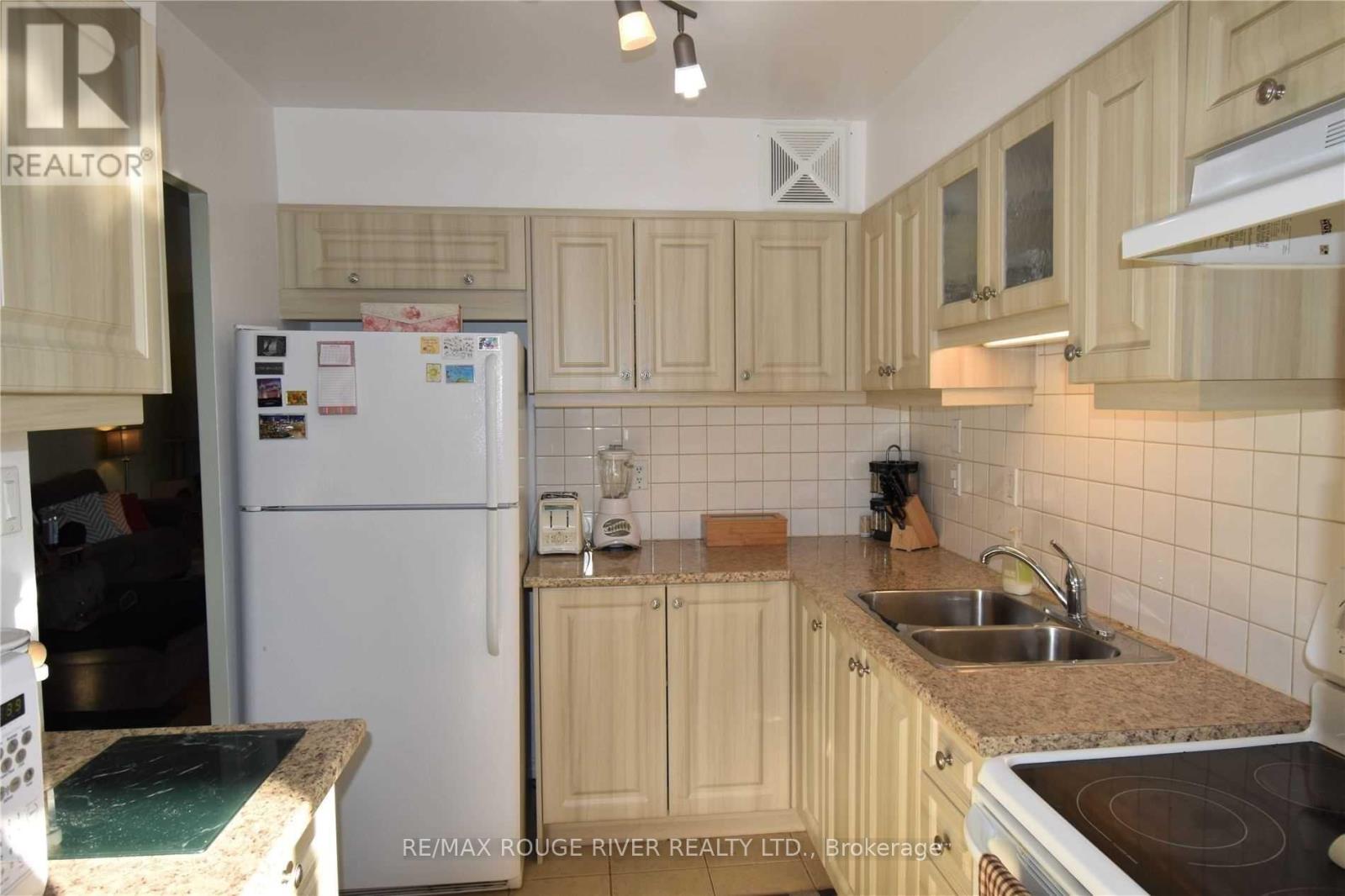 303 - 180 Markham Road, Toronto, Ontario  M1M 2Z9 - Photo 4 - E12678976