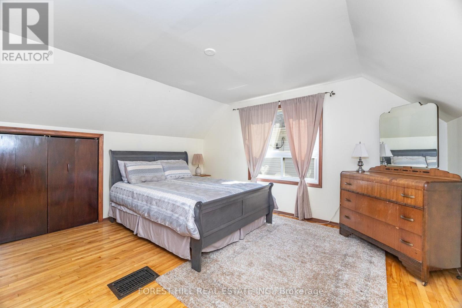 2 Topham Road, Toronto, Ontario  M4B 3K2 - Photo 9 - E12678994