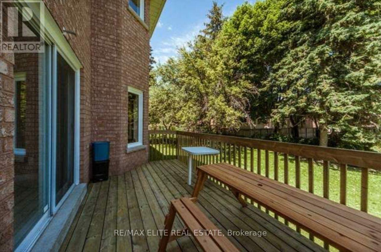 5 Emmeline Crescent, Toronto, Ontario  M1S 1L1 - Photo 9 - E12679016