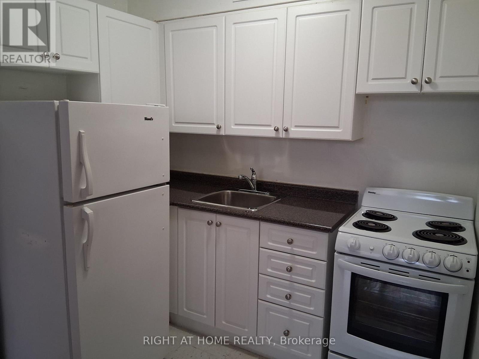 502 - 191 St George Street, Toronto, Ontario  M5R 2M6 - Photo 12 - C12483360