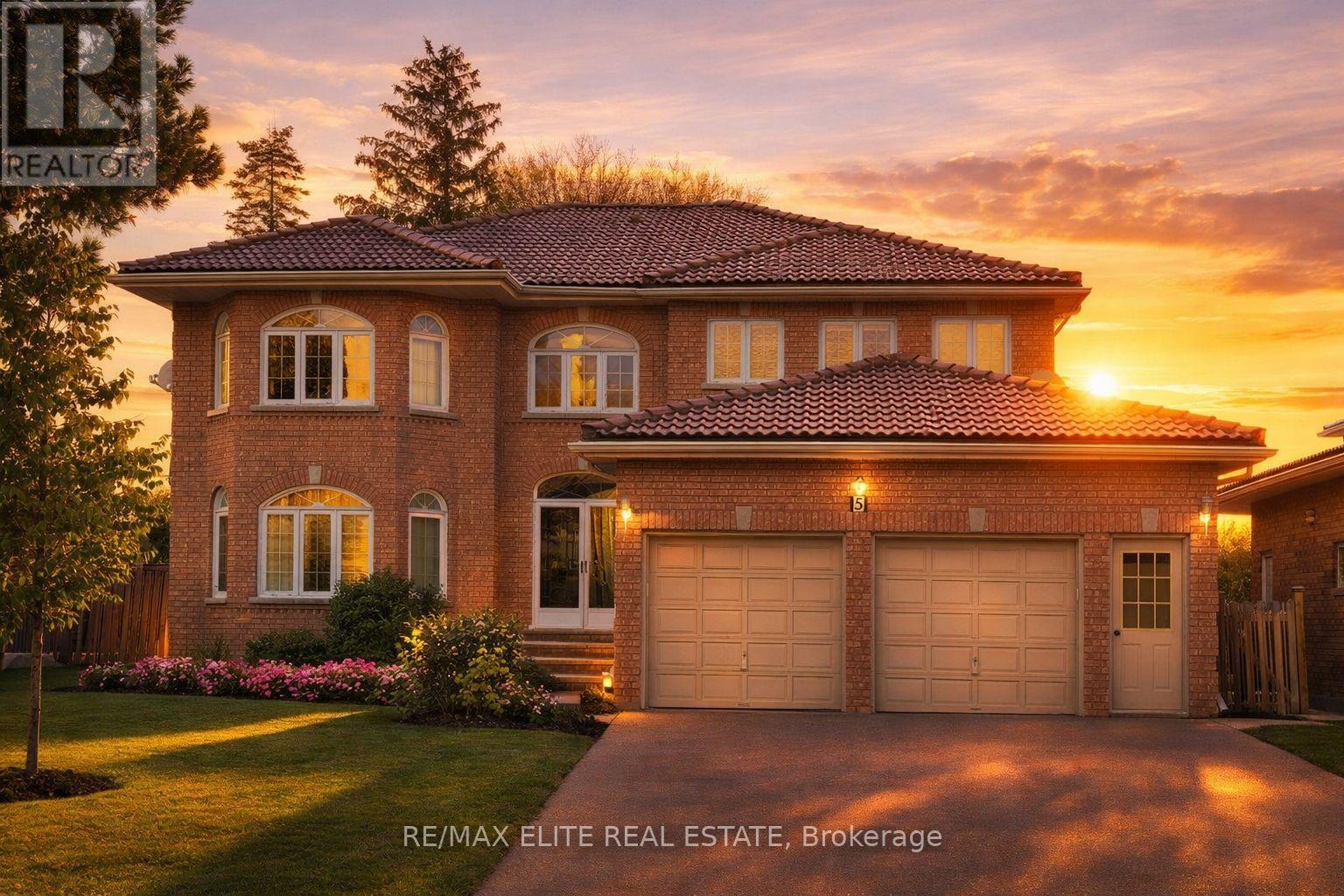 5 EMMELINE CRESCENT, Toronto, Ontario