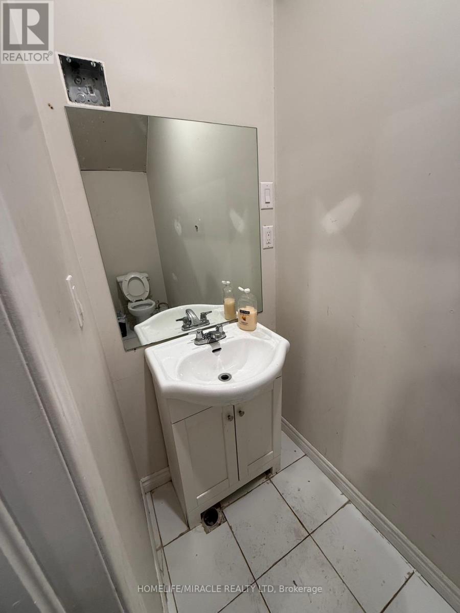 24 - 1050 Britannia Road, Mississauga, Ontario  L4W 4N9 - Photo 11 - W12678964