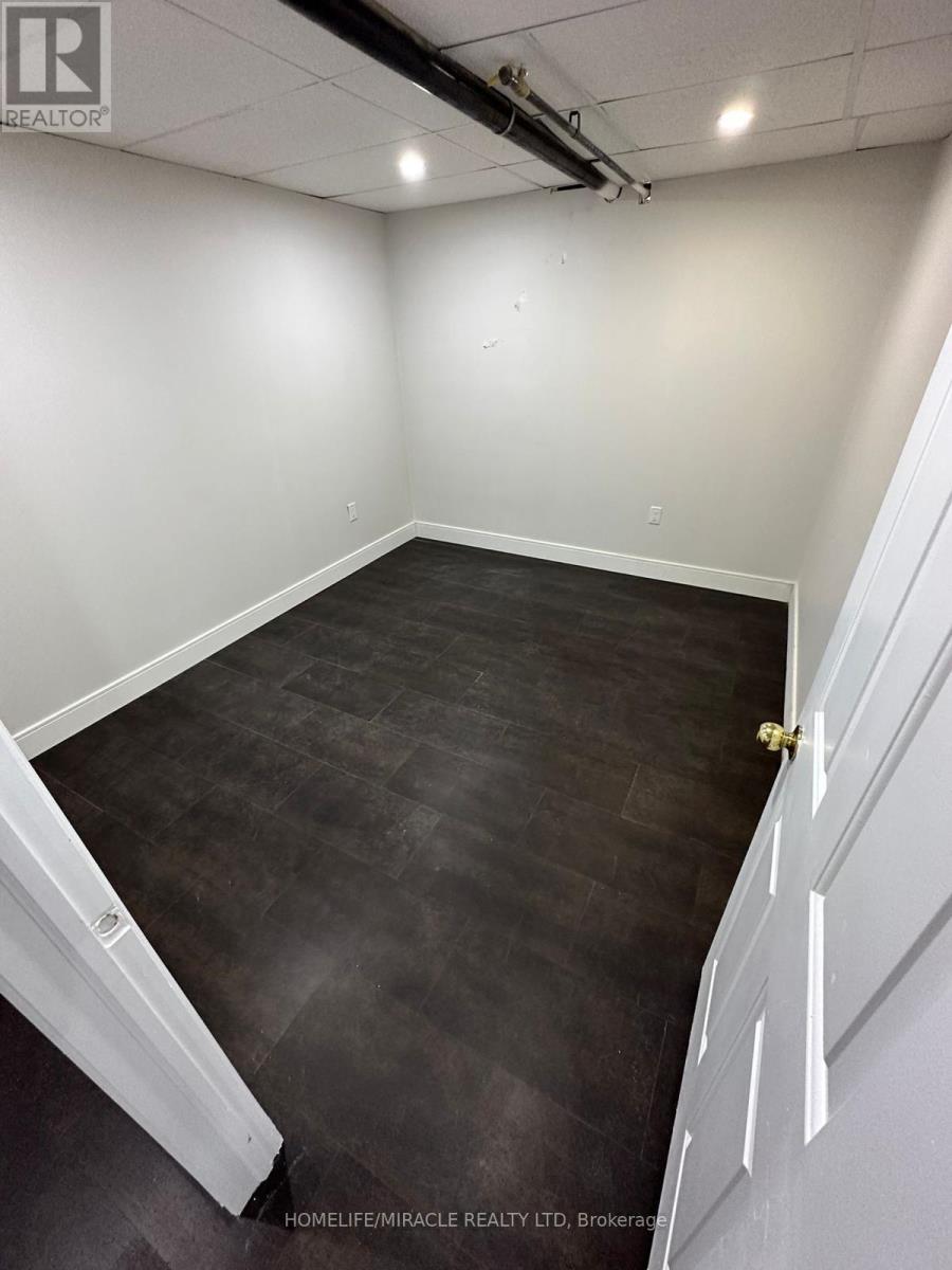 24 - 1050 Britannia Road, Mississauga, Ontario  L4W 4N9 - Photo 37 - W12678964