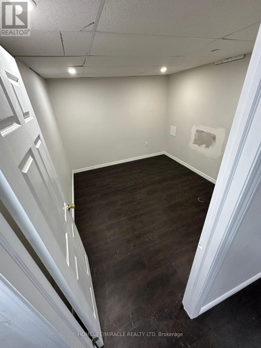 24 - 1050 Britannia Road, Mississauga, Ontario  L4W 4N9 - Photo 38 - W12678964