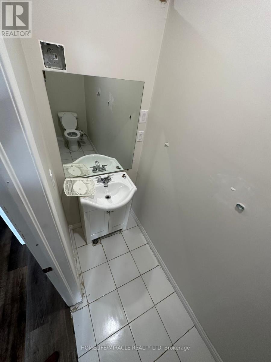 24 - 1050 Britannia Road, Mississauga, Ontario  L4W 4N9 - Photo 39 - W12678964