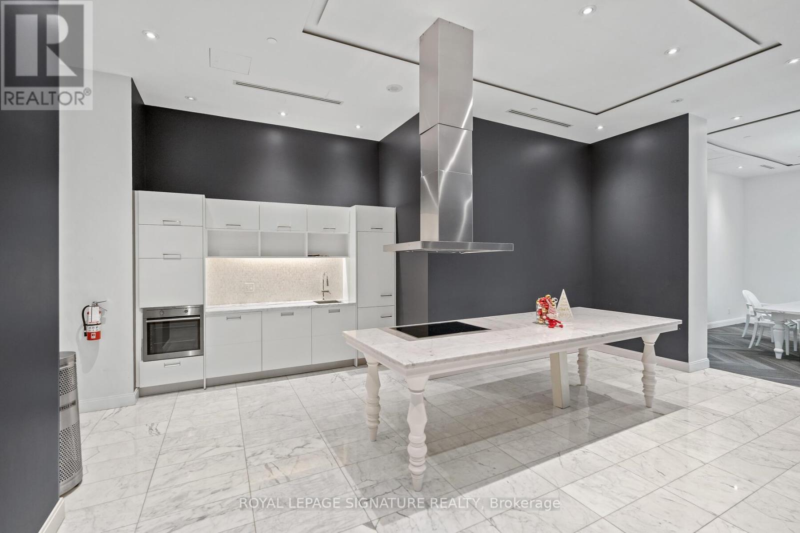 2803 - 90 Park Lawn Road, Toronto, Ontario  M8Y 0B6 - Photo 31 - W12678990