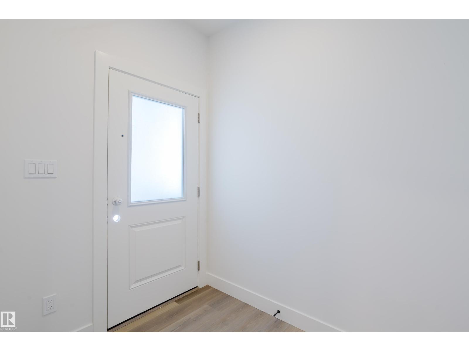 805 Elderberry Co Nw, Edmonton, Alberta  T6M 3J7 - Photo 2 - E4469481