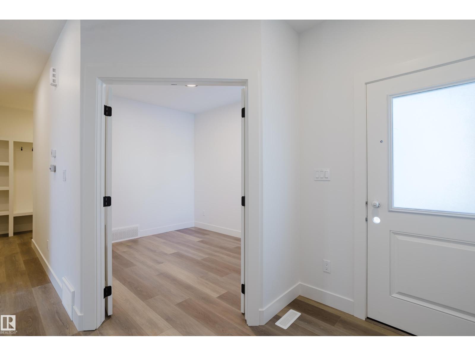 805 Elderberry Co Nw, Edmonton, Alberta  T6M 3J7 - Photo 3 - E4469481