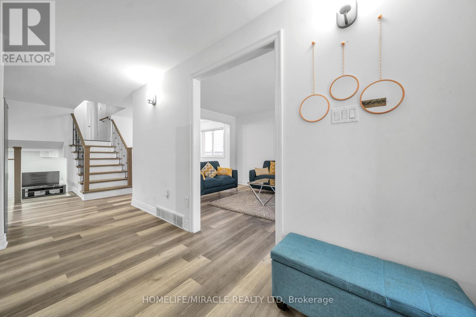 261 Country Hill Drive, Kitchener, Ontario  N2E 2C1 - Photo 2 - X12677274