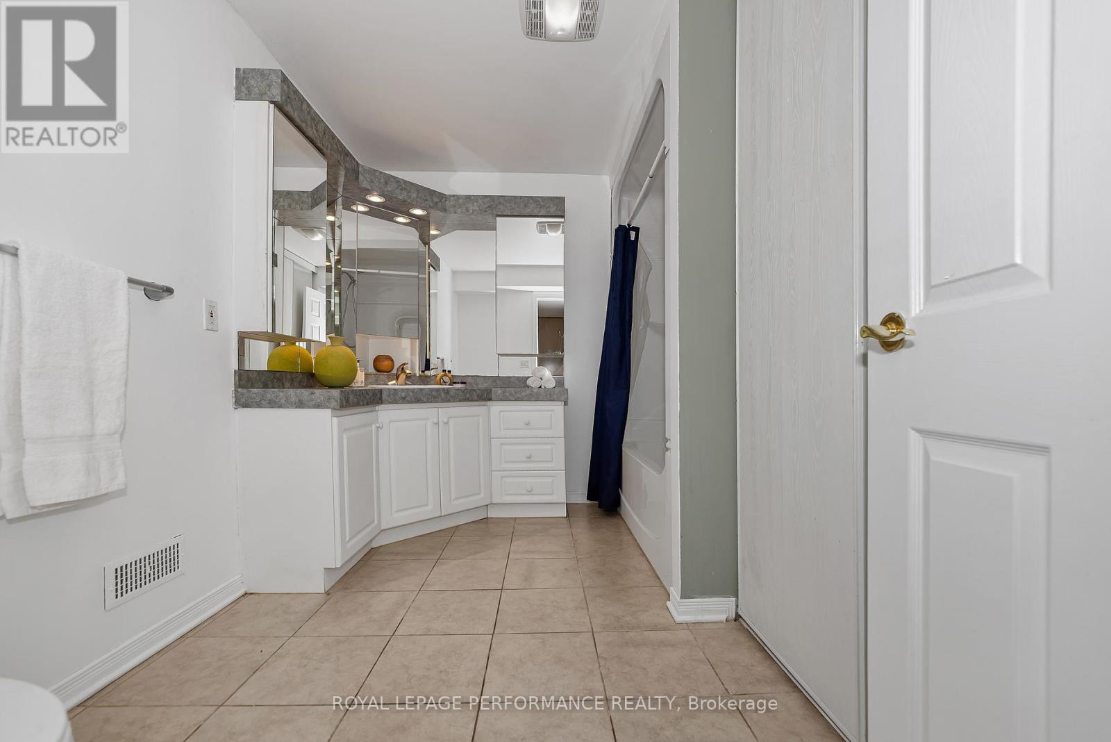 644 Valin Street, Ottawa, Ontario  K4A 3S9 - Photo 5 - X12679028