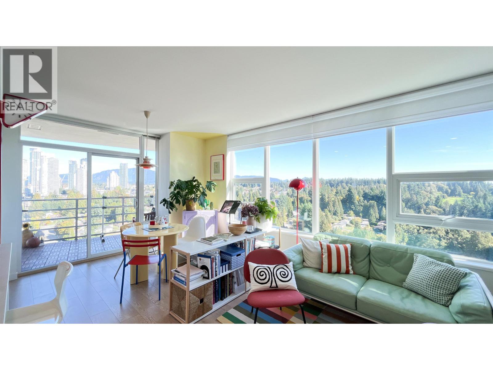 2304 530 Whiting Way, Coquitlam, British Columbia  V3J 0J4 - Photo 2 - R3077686