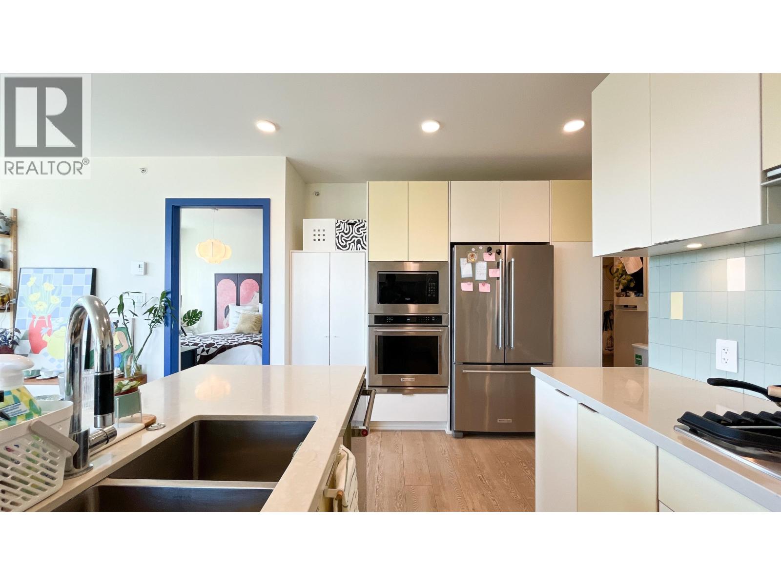 2304 530 Whiting Way, Coquitlam, British Columbia  V3J 0J4 - Photo 9 - R3077686