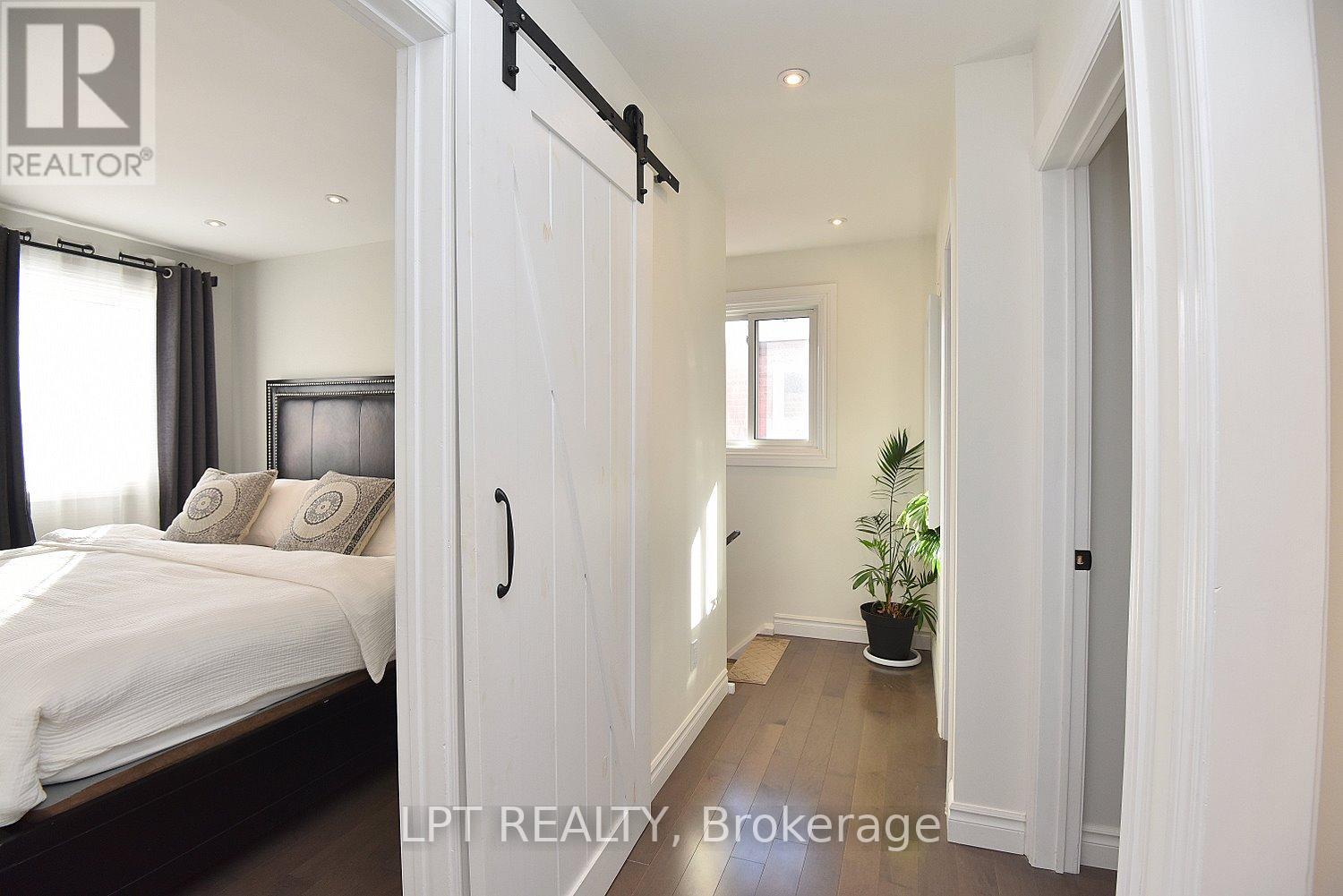 2 Leora Court, Richmond Hill, Ontario  L4C 7N5 - Photo 18 - N12679036