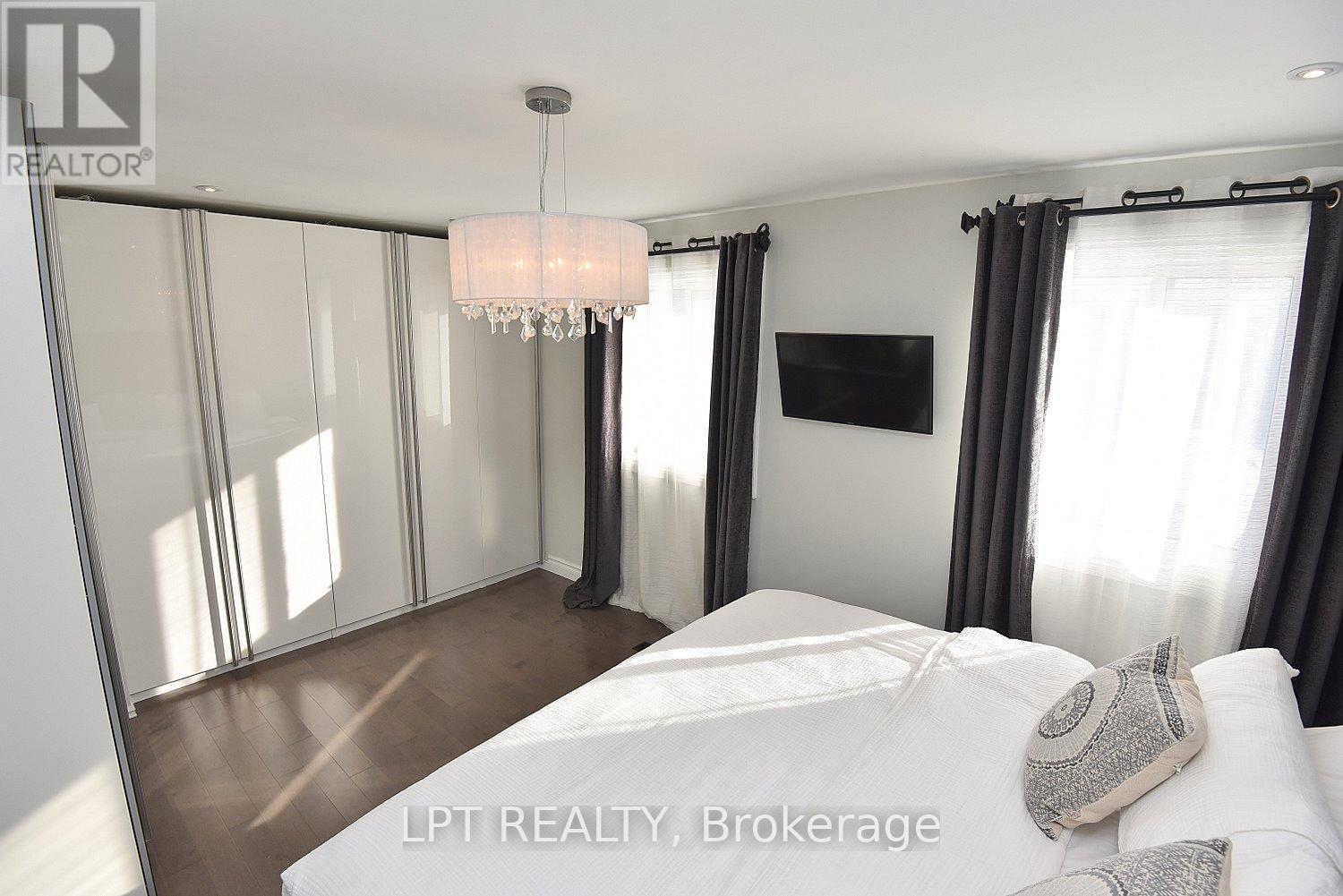 2 Leora Court, Richmond Hill, Ontario  L4C 7N5 - Photo 20 - N12679036