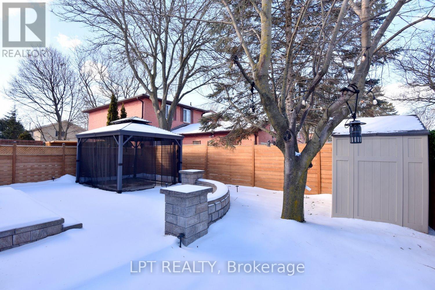 2 Leora Court, Richmond Hill, Ontario  L4C 7N5 - Photo 33 - N12679036