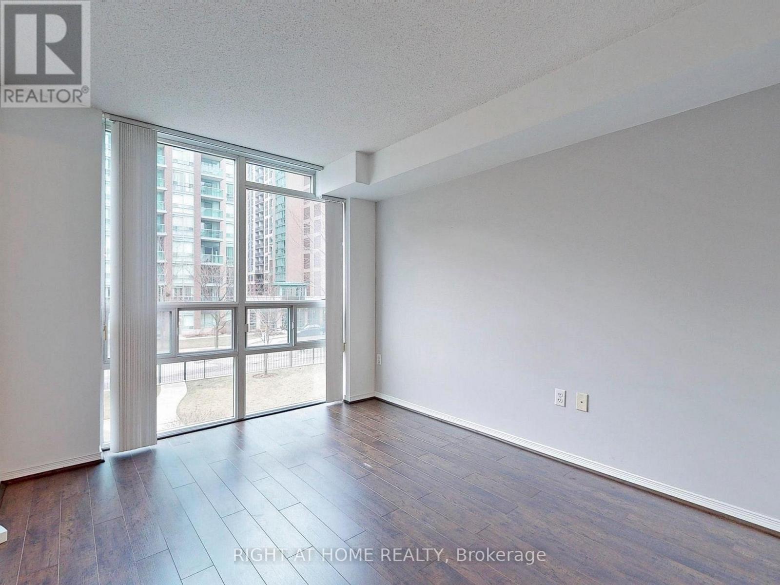 209 - 15 Michael Power Place S, Toronto, Ontario  M9A 5G4 - Photo 11 - W12678736