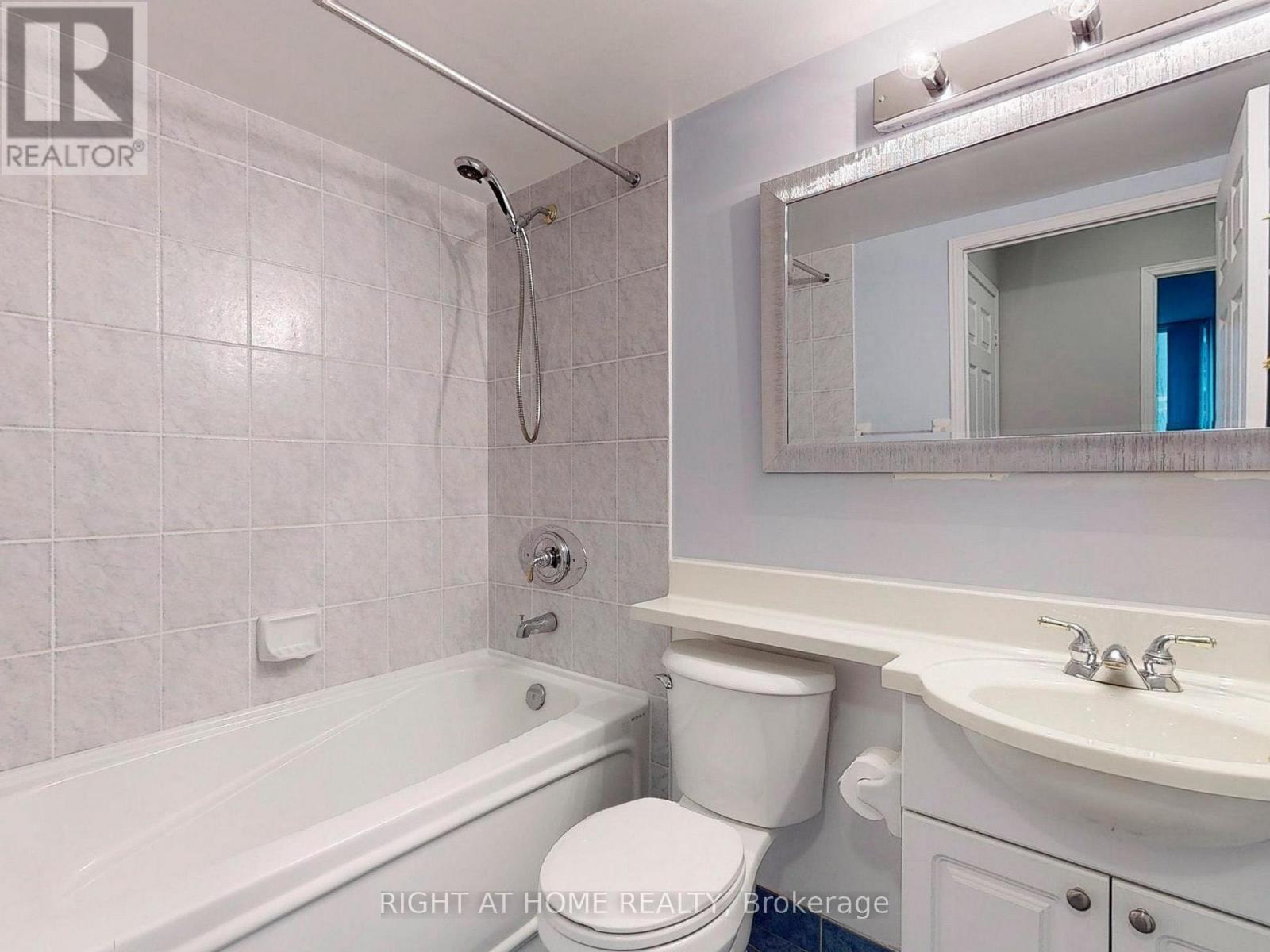 209 - 15 Michael Power Place S, Toronto, Ontario  M9A 5G4 - Photo 12 - W12678736