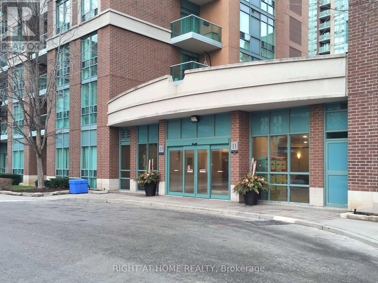 209 - 15 Michael Power Place S, Toronto, Ontario  M9A 5G4 - Photo 2 - W12678736