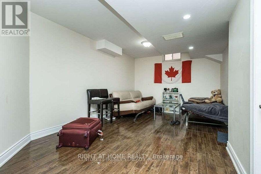 29 Laurentide Crescent, Brampton, Ontario  L6P 1Y3 - Photo 10 - W12679030