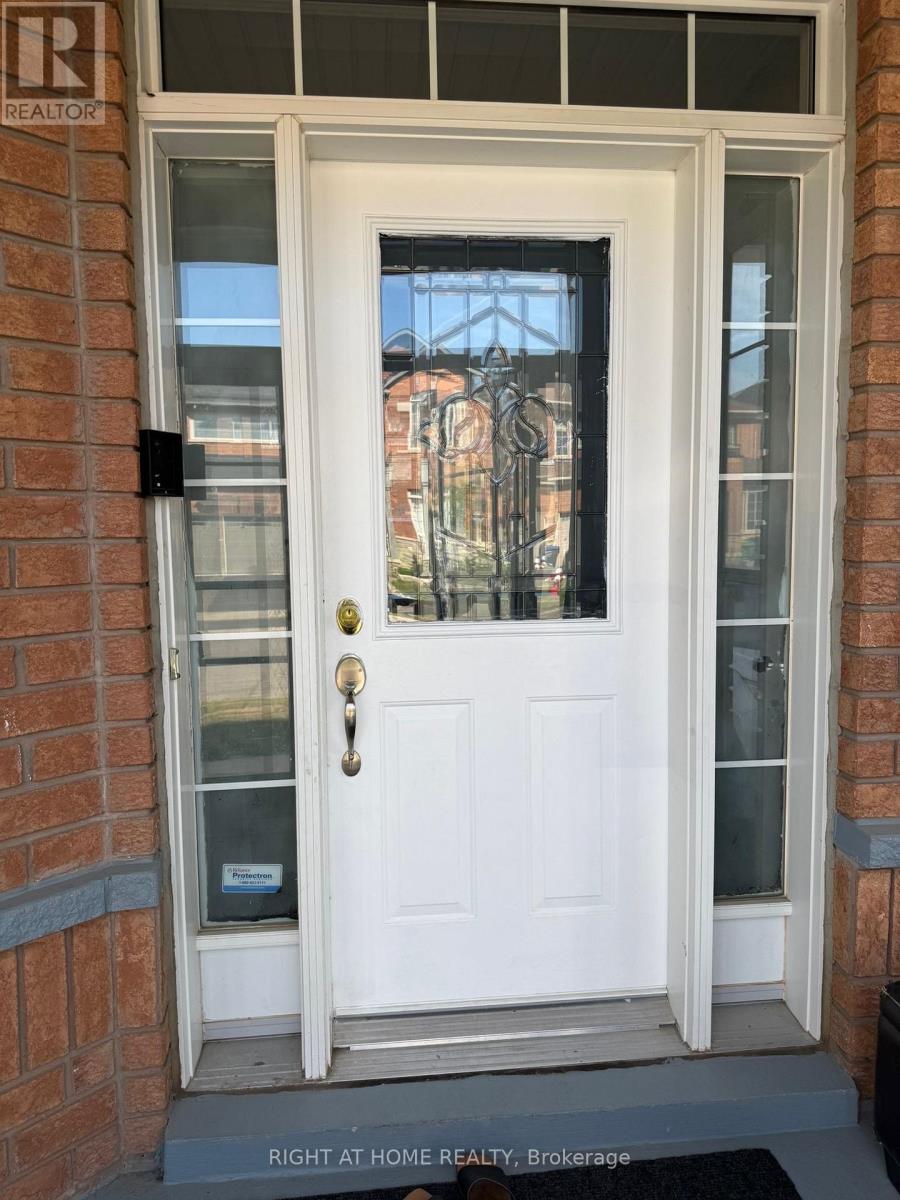 29 Laurentide Crescent, Brampton, Ontario  L6P 1Y3 - Photo 2 - W12679030