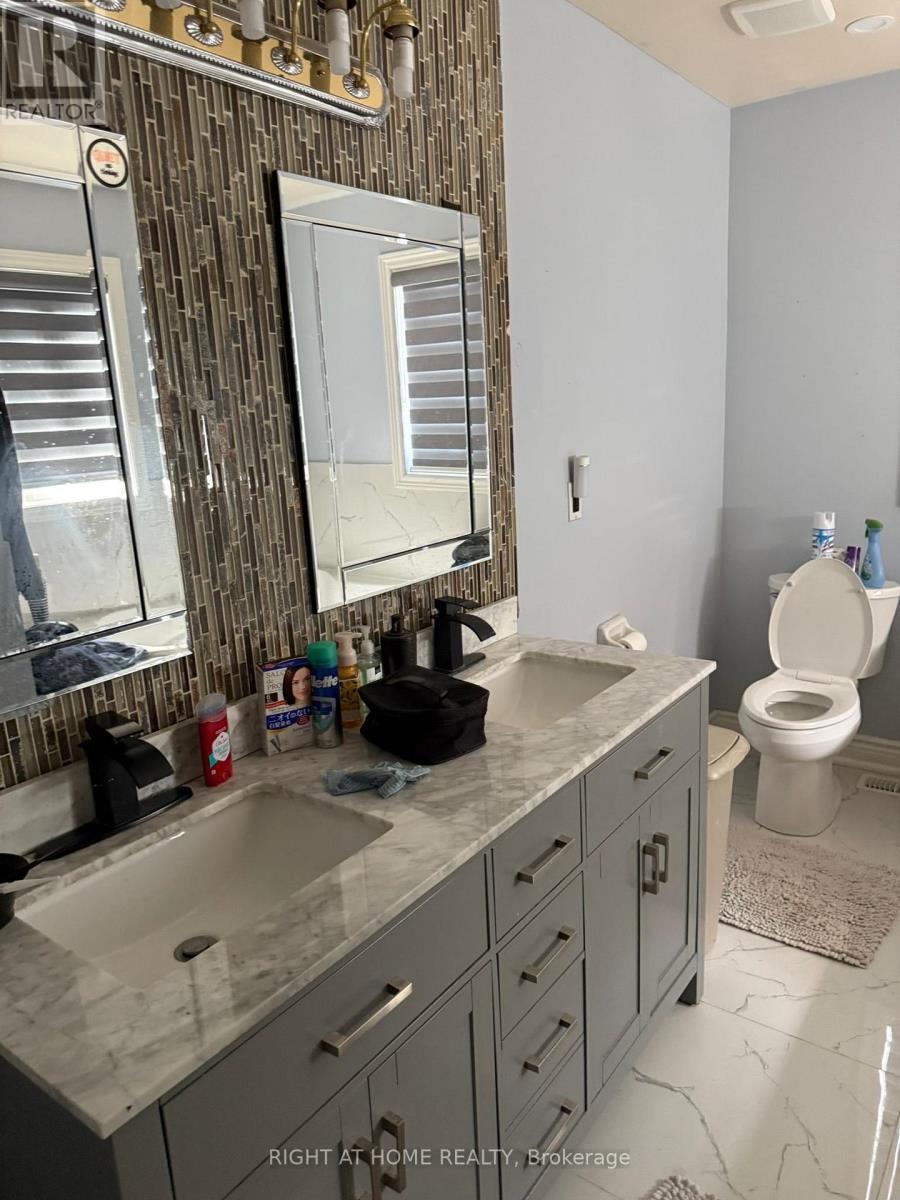 29 Laurentide Crescent, Brampton, Ontario  L6P 1Y3 - Photo 8 - W12679030