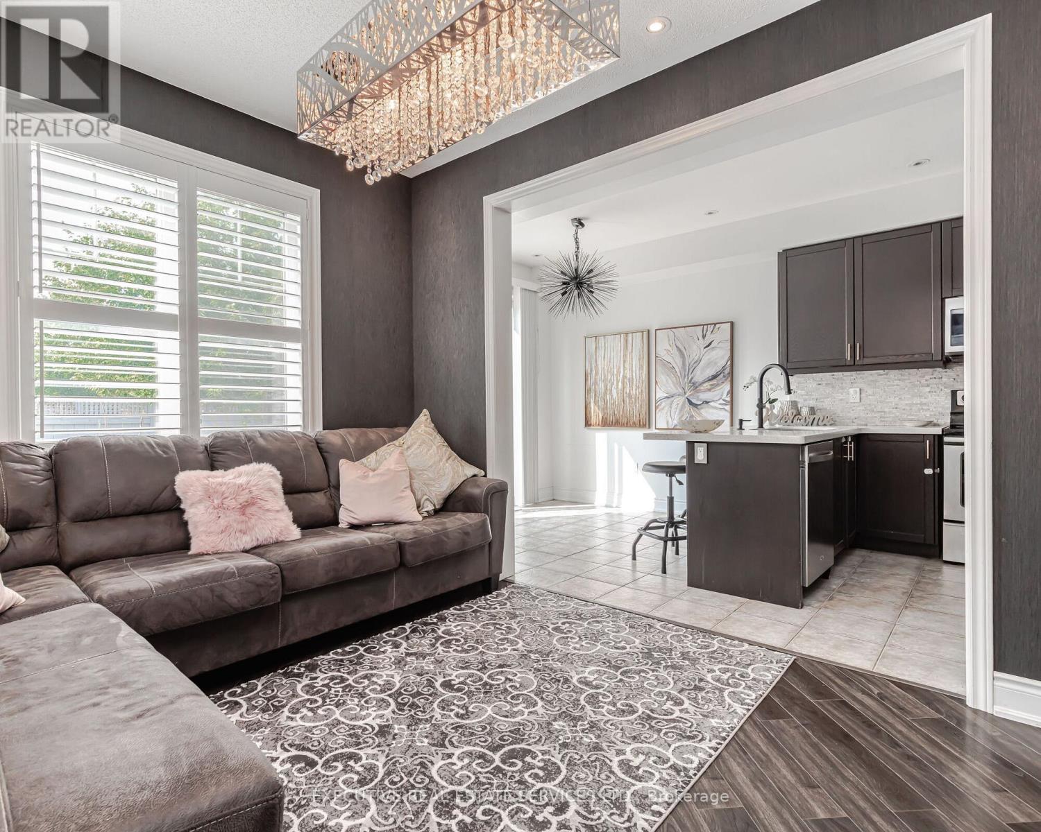 2 Nectarlane Avenue, Caledon, Ontario  L7C 3M8 - Photo 10 - W12679034