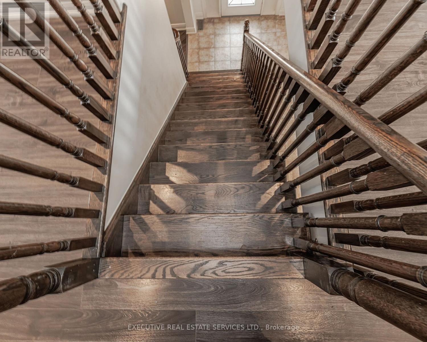 2 Nectarlane Avenue, Caledon, Ontario  L7C 3M8 - Photo 17 - W12679034