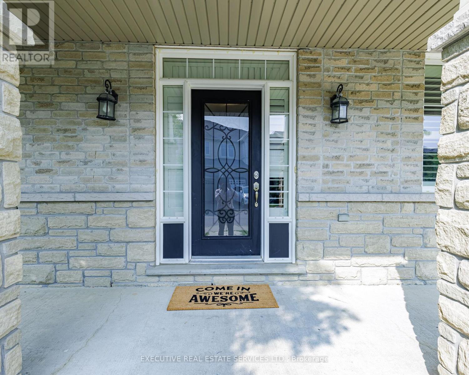 2 Nectarlane Avenue, Caledon, Ontario  L7C 3M8 - Photo 3 - W12679034