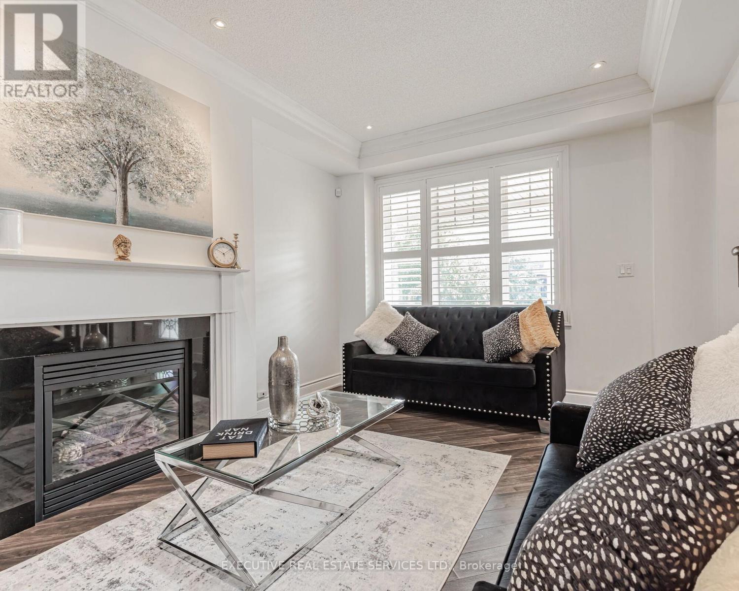 2 Nectarlane Avenue, Caledon, Ontario  L7C 3M8 - Photo 7 - W12679034