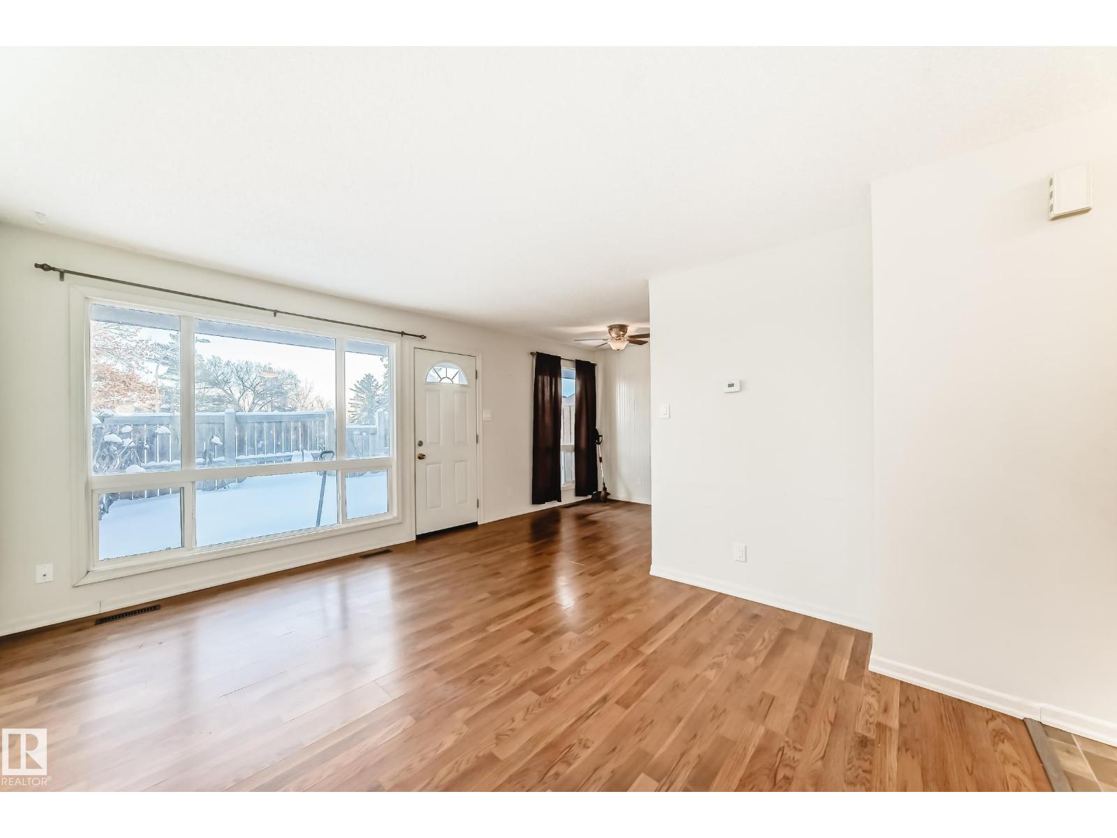 531 Abbottsfield Rd Nw, Edmonton, Alberta  T5W 4R3 - Photo 4 - E4469483